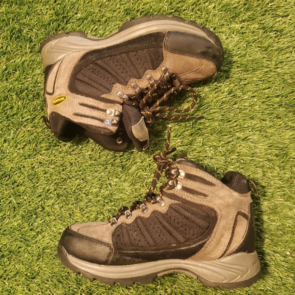 Kid's Boys Girls Unisex Nevados Tucson Hi Suede Hiking Boots Size 4